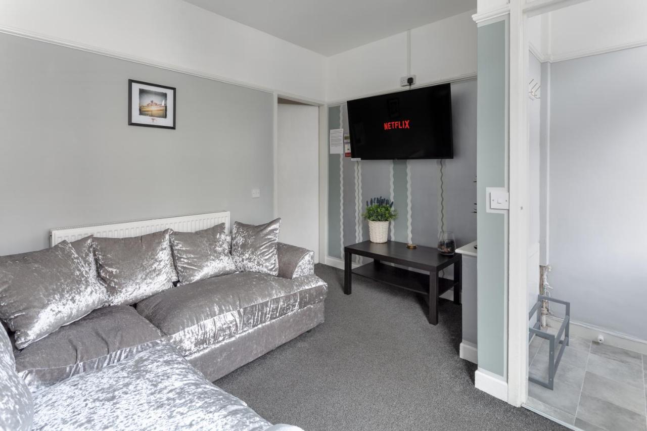 Comfortable Liverpool Townhouse - Free Parking ภายนอก รูปภาพ