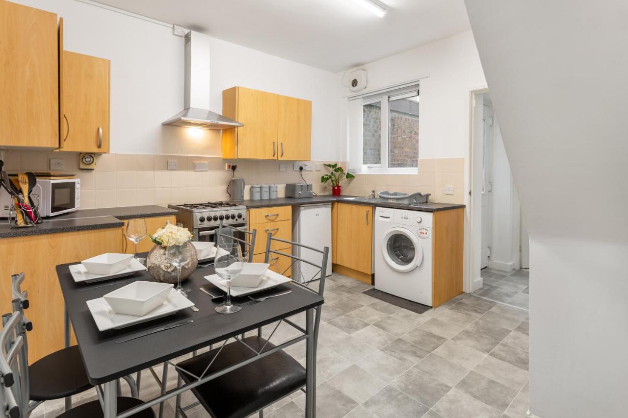 Comfortable Liverpool Townhouse - Free Parking ภายนอก รูปภาพ